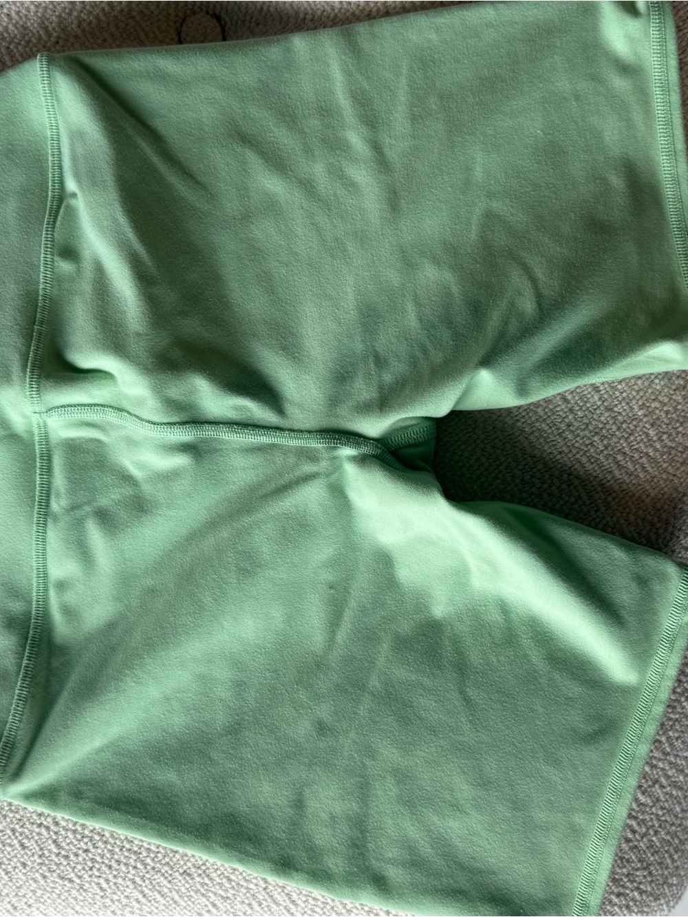 ALO Yoga High-Rise Shorts in Mint - Picture 2 of 3